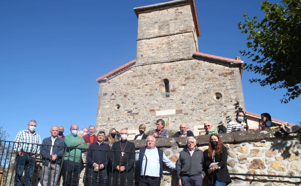 La iglesia de Arenal de Penagos vuelve a estar reluciente