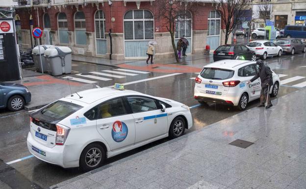 Detenida la pasajera de un taxi por agredir a un agente tras negarse a pagar el servicio