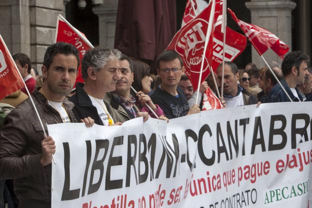 Los trabajadores de Unicaja se movilizarán para evitar los despidos, 52 de ellos en Cantabria