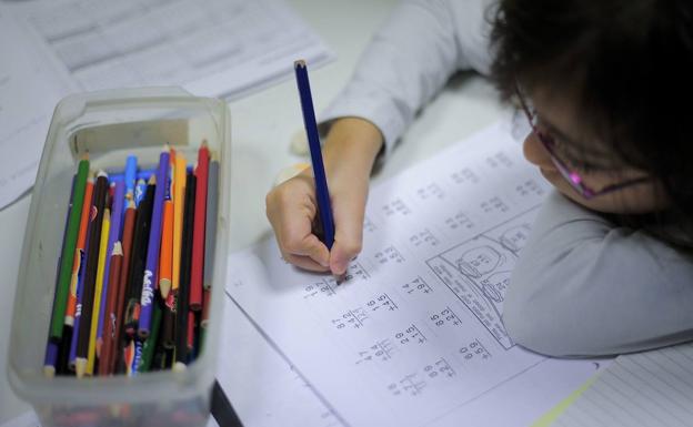 Las becas de Santander para el refuerzo educativo se pueden solicitar hasta el 23 de noviembre