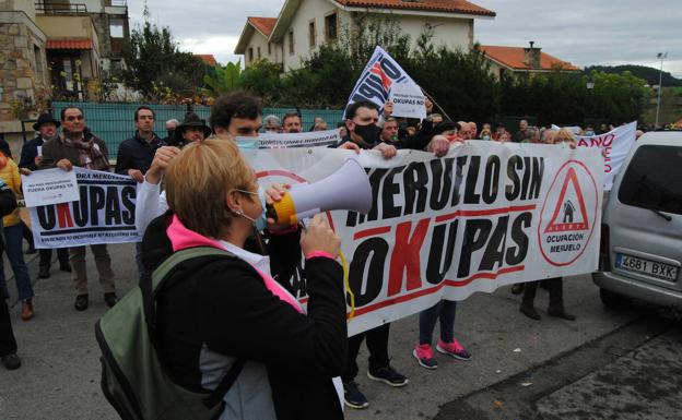 Meruelo vuelve a concentrarse para lograr que el municipio quede libre de okupas