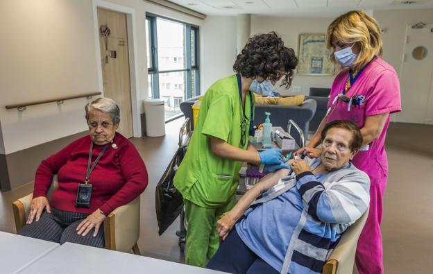 Arranca la campaña de vacunación de la gripe en las residencias de mayores de la región