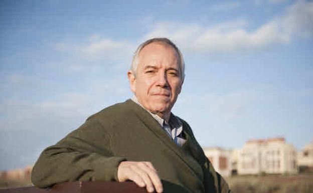 El catedrático de la UC Ángel Irabien, premiado por los químicos españoles con la Medalla de Oro