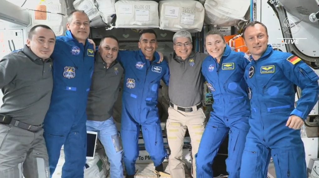 ¡Bienvenidos a la Estación Espacial Internacional!