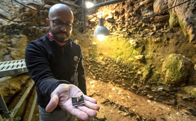 Una muela hallada en Cantabria nos enseña lo que comían los neandertales hace 60.000 años