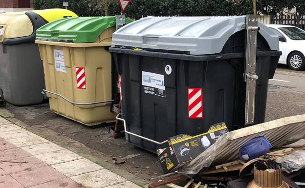 El Ayuntamiento repone hoy los contenedores pendientes