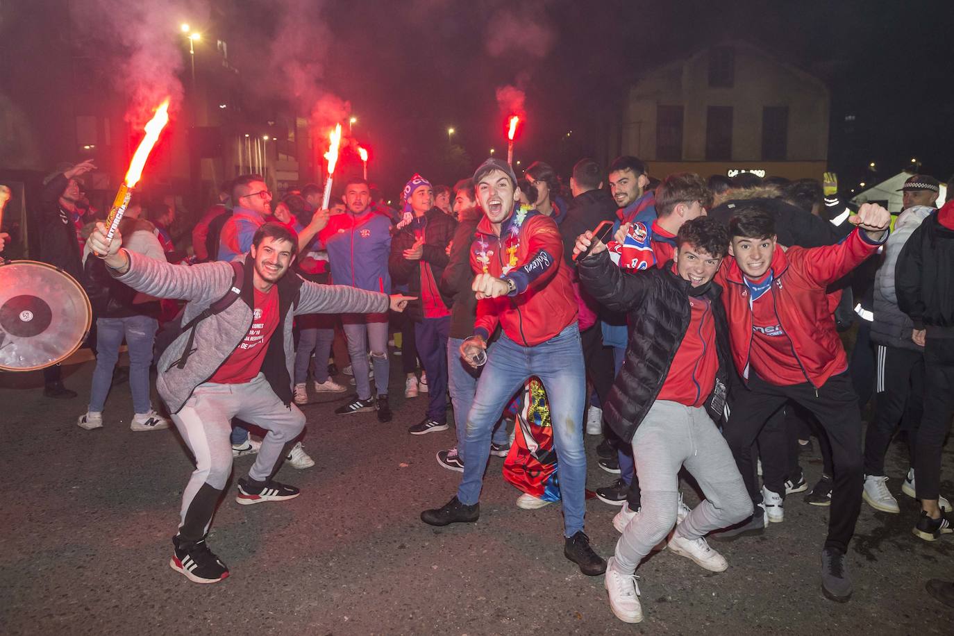 El recibimiento a los jugadores del Solares tras clasificarse para la Copa del Rey