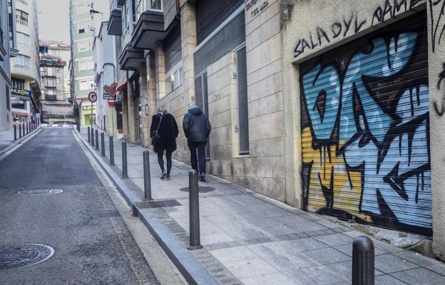 «Le di un empujón y un puñetazo, pero en ningún momento le pinché con una navaja»