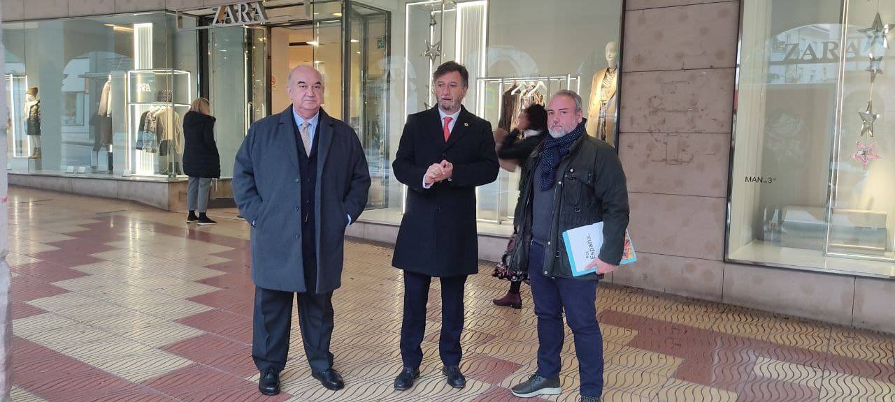 García Corona, candidato de Vox en Torrelavega, se compromete a favorecer oportunidades laborales y de negocio