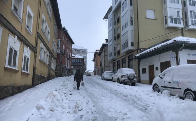 Reinosa contará con 12 máquinas quitanieves y 30 personas para la campaña invernal