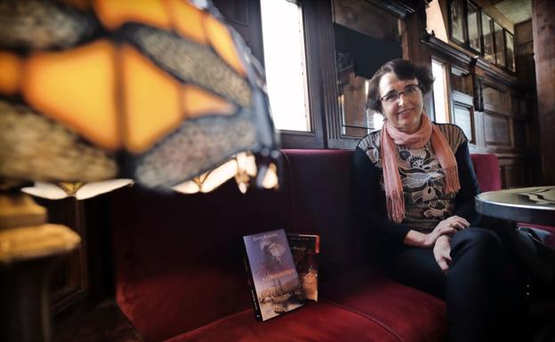 Elena Bargues ambienta en Cantabria su nuevo libro, 'El encargo del maestro Goya'