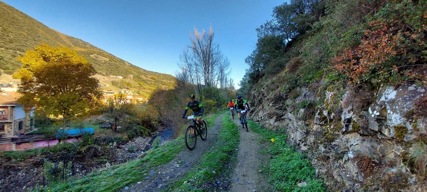 Javier del Cueto se impone en la Maratón BTT Valle de Liébana