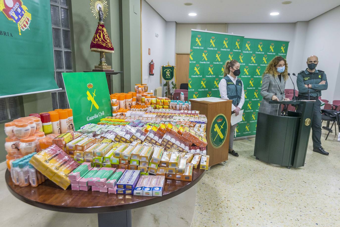 Retiran 900 medicamentos ilegales que se utilizaban para blanquear la piel