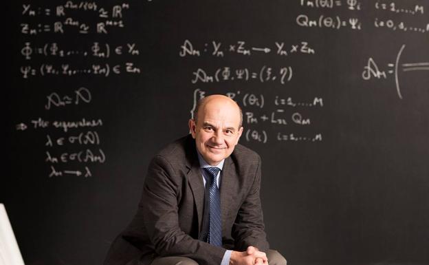 El catedrático de la UPV Luis Vega, premio Nacional de Matemáticas