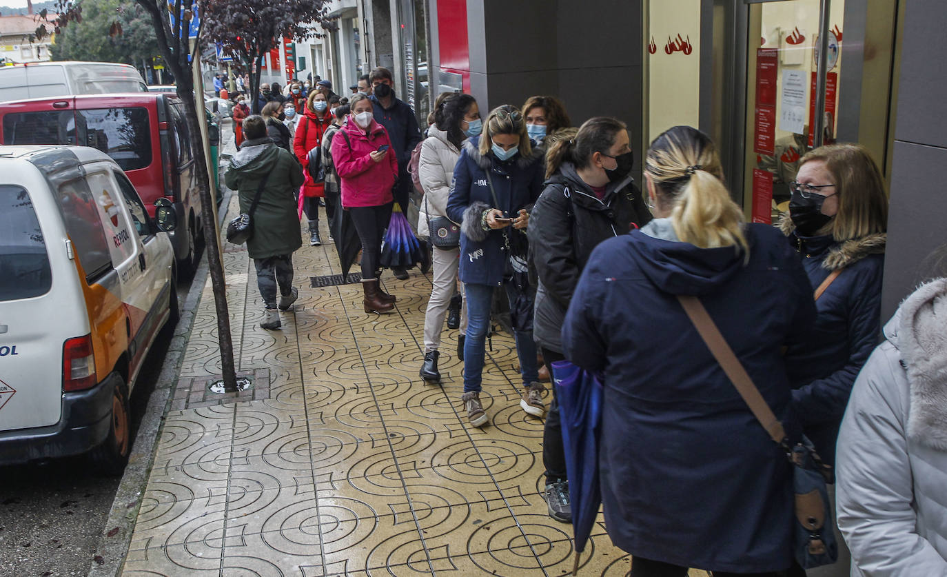 Colas físicas y virtuales para conseguir entrar a la Fábrica de Navidad