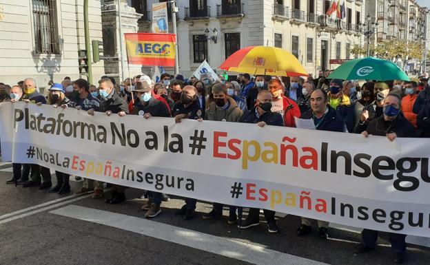 Unas 300 personas protestan en Santander contra la reforma «arbitraria» de la 'ley mordaza'