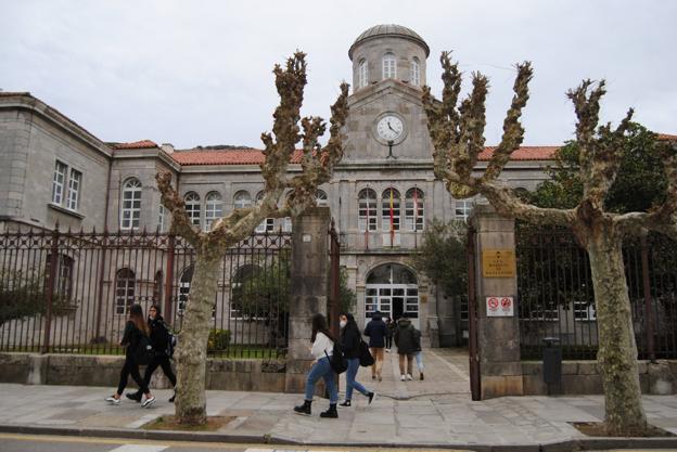 Santoña cree que ubicar el centro marítimo pesquero en Laredo es una decisión «personal» y «arbitraria»