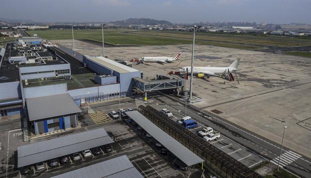 El PP exige en el Senado la puesta en marcha de las pasarelas del aeropuerto Seve Ballesteros