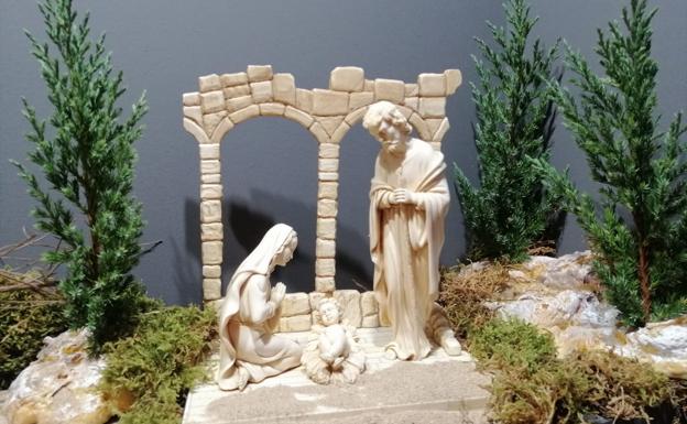 La Colegiata de Santillana del Mar acoge una exposición de belenes del mundo