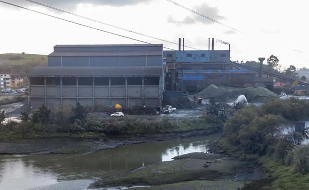 Ferroatlántica prevé nuevos recortes en el inicio de 2022 ante el precio futuro de la luz