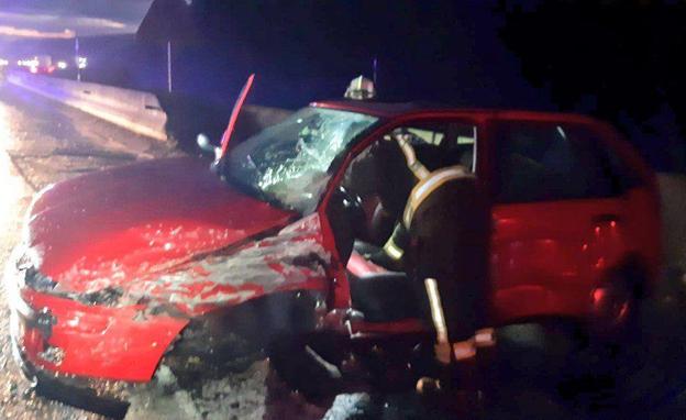 Un coche en dirección contraria provoca un accidente en la A-67