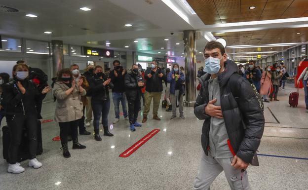 «No hemos vencido, pero hemos convencido», afirma 'El Niño' García a su llegada a Santander