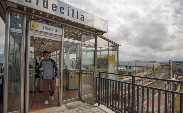 La avería de dos trenes de FEVE en Valdecilla y Liérganes provoca un nuevo caos en la red de Cercanías