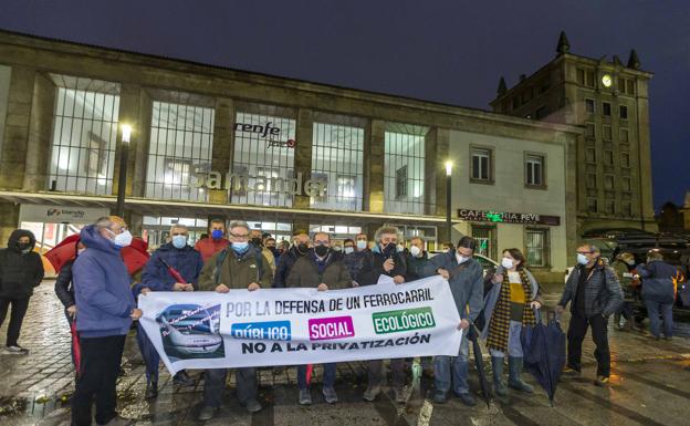 Trabajadores y usuarios se movilizan contra la «degradación» de Cercanías