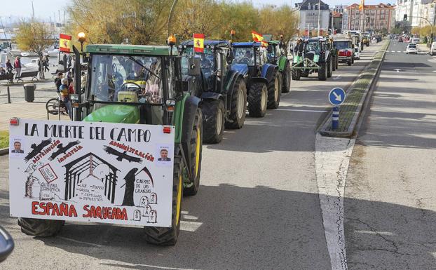 Los ganaderos llevan su protesta a la capital: «El campo se muere y tiene asesinos»