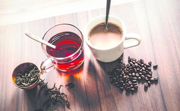 Tomar café o té reducen el riego de padecer un ictus o un infarto cerebral