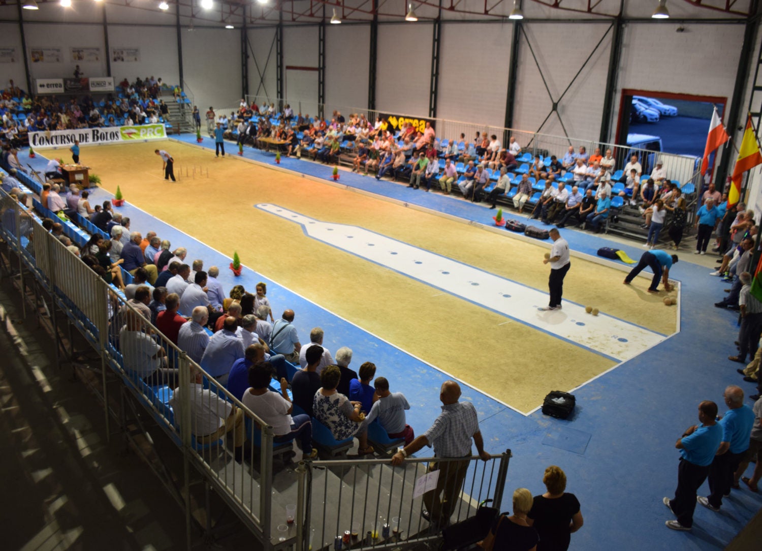 Bolos por una buena causa en el Torneo Marina Solidaria