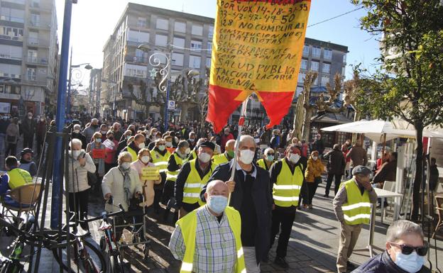 Santoña se echa a la calle «indignada» para exigir una Atención Primaria de calidad