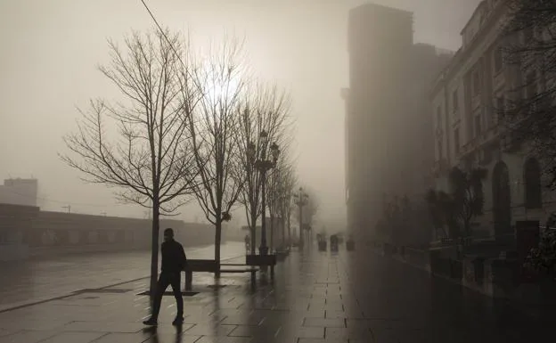 El vuelo Madrid-Santander ha sido desviado a Bilbao por la niebla y el de vuelta a la capital, cancelado