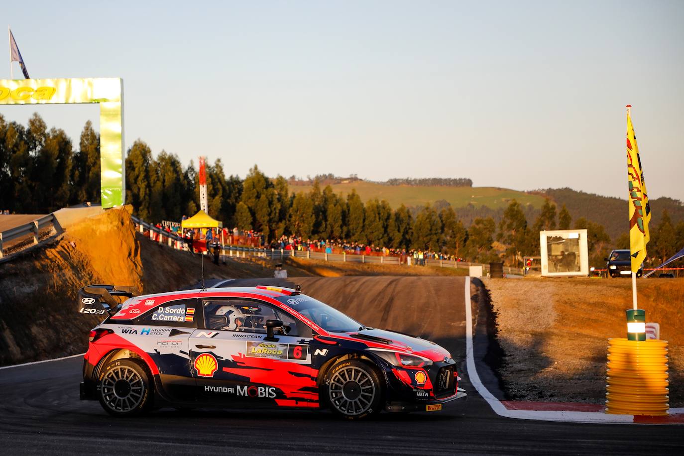 Óscar Palacio se impone en la Carrera de Campeones