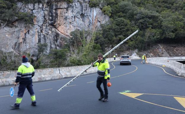 La reforma del Desfiladero «salda una deuda pendiente del país con la comarca de Liébana»