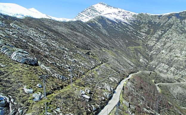 Obras Públicas reforzará la seguridad de la carretera de acceso a Polaciones