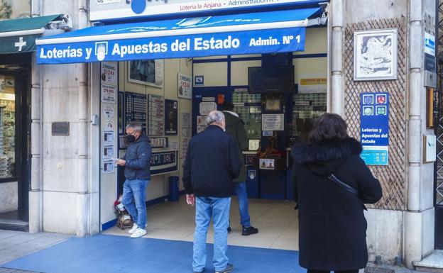 «Te doy lo que pidas por el décimo de Lotería con la fecha del volcán»