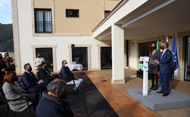 Revilla inaugura la residencia de Aliezo, la segunda de Liébana