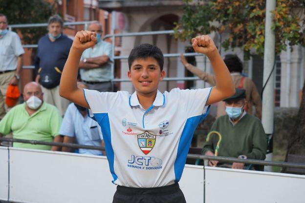 Las escuelas de bolos se rebelan ante la Federación Cántabra