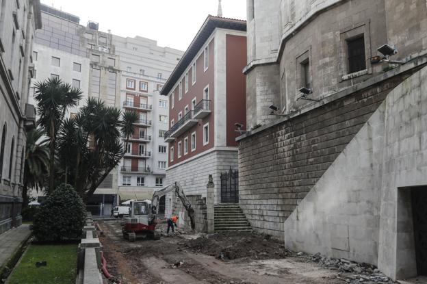 Arranca la rehabilitación de la calle Obispo Juan Plaza, junto a la Catedral de Santander