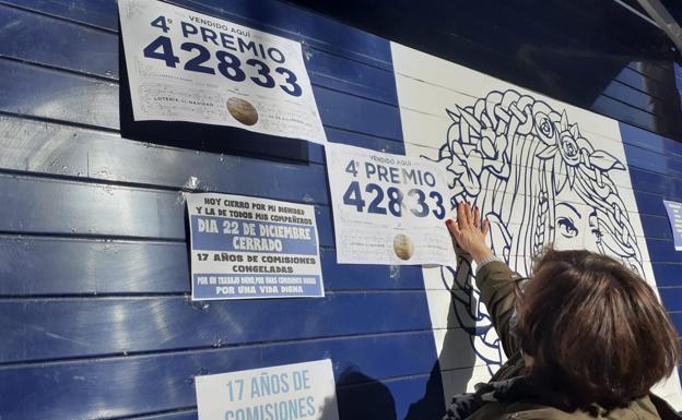 Los premiados en Cantabria se encuentran las administraciones cerradas por la huelga de loteros