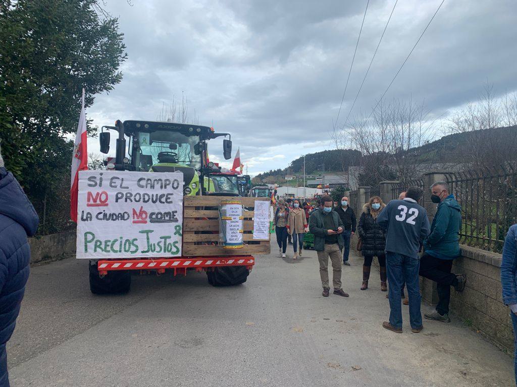 Concentración de ganaderos en Meruelo