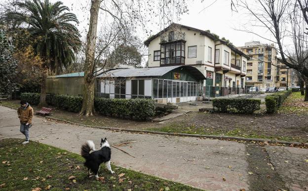 Torrelavega convertirá el edificio del parque Manuel Barquín en una biblioteca