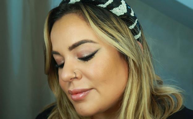 Tutorial de maquillaje para esta Nochevieja, aunque la pases en casa con los tuyos