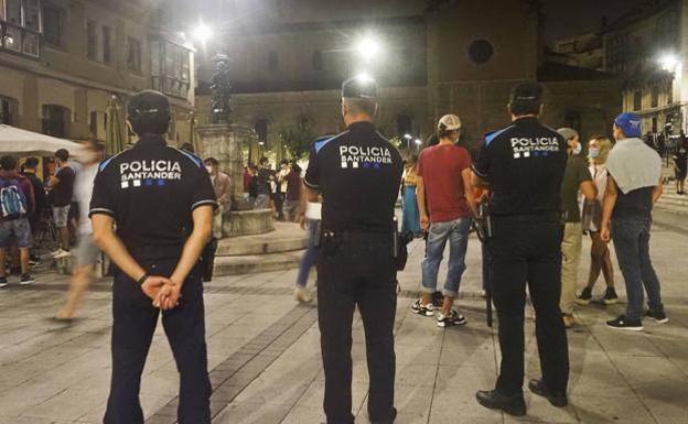 Santander refuerza el dispositivo de Policía Local en Nochevieja