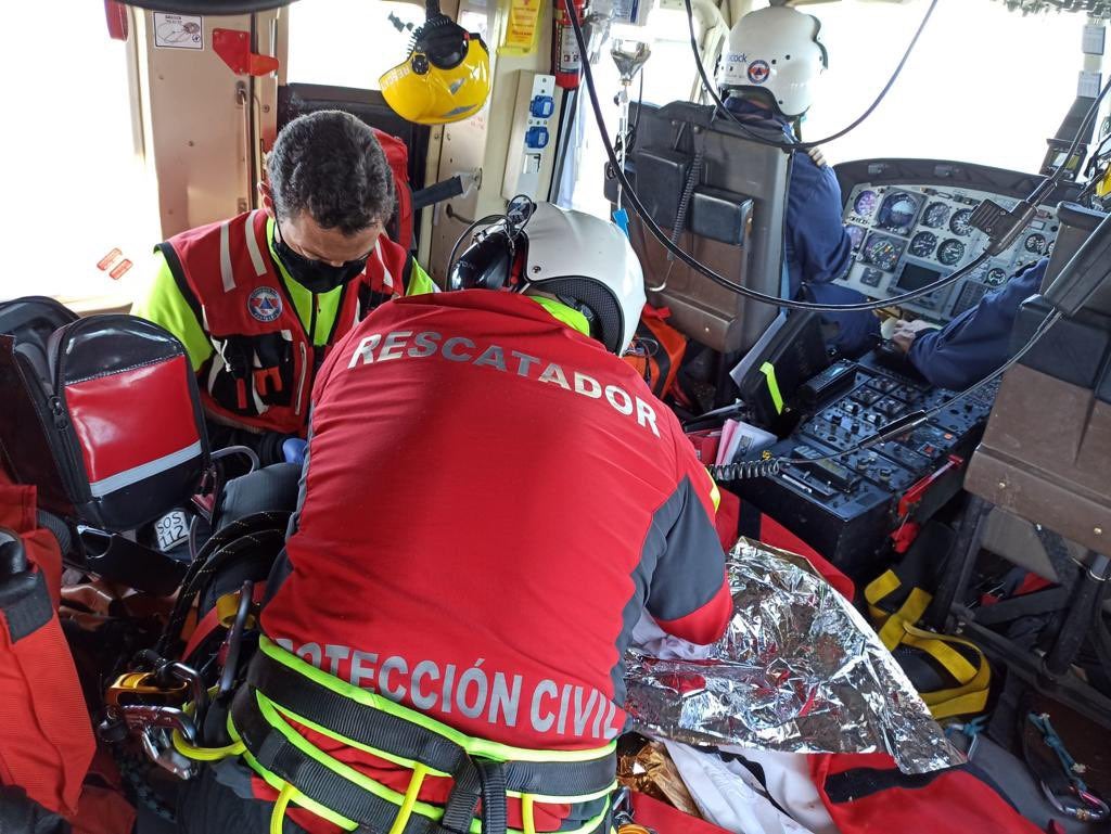 Evacuado en helicóptero un niño de nueve años tras romperse el fémur esquiando en Alto Campoo