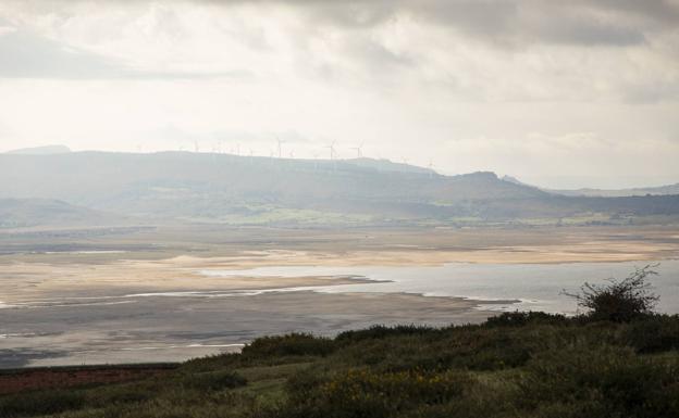 El embalse del Ebro gana seis hm3 la última semana y se sitúa al 61% de su capacidad