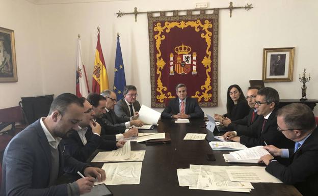 El PP censura que aún «no existe proyecto para la integración ferroviaria» en Torrelavega