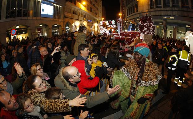 Los torrelaveguenses podrán ver mañana a los Reyes Magos en el pórtico de la iglesia de la Asunción