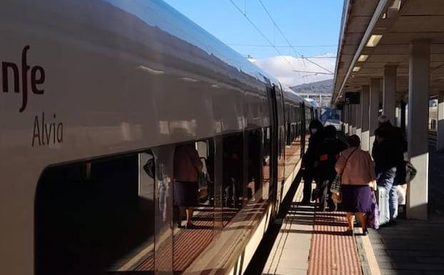 Más de siete horas para ir de Santander a Madrid en el Alvia